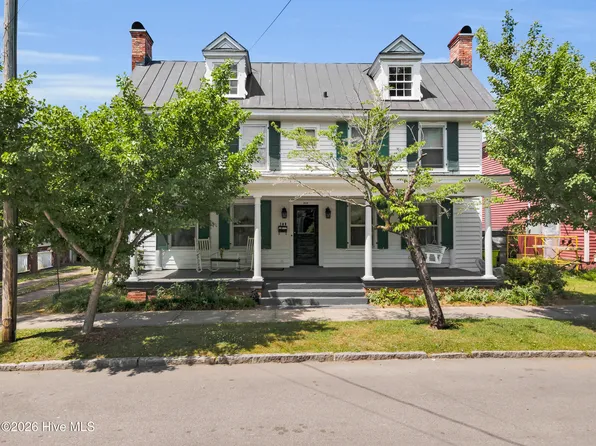 208 Johnson Street, New Bern, NC 28560
