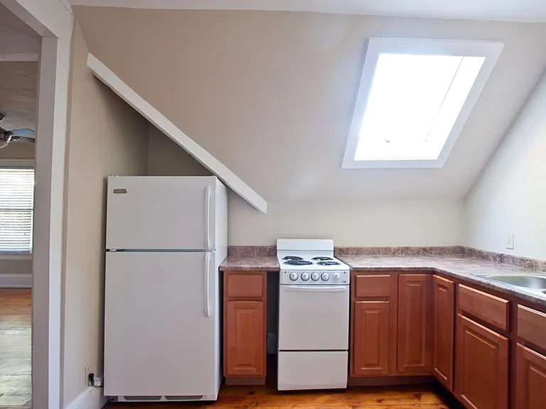 2216 E Ivanhoe Apartments — Photo 21