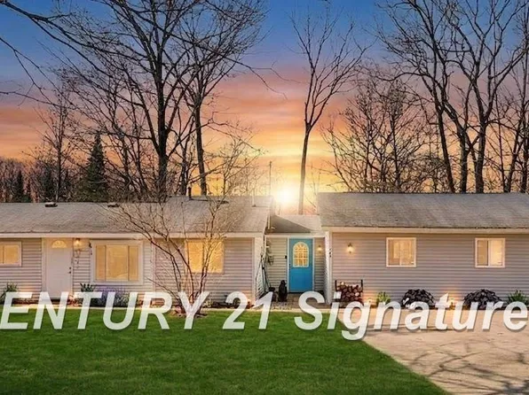 4041 Janet Dr, Harrison, MI 48625