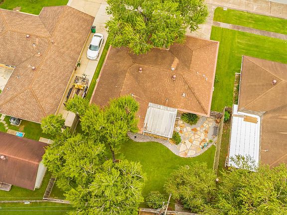 3rd image of 1405 Walnut Dr