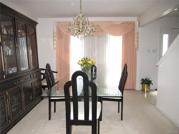 3rd image of 6907 Lake Geneva Ct