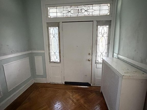 5th image of 2811 Ulman Ave