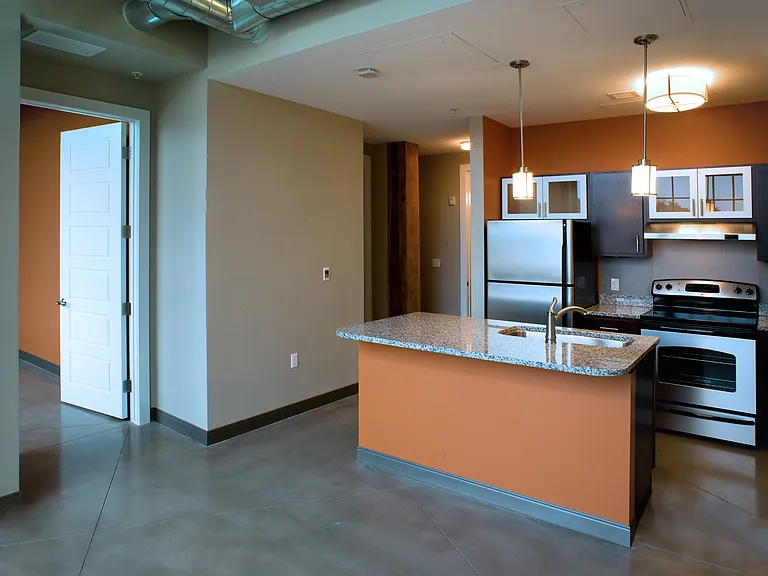 Serrano Lofts — Photo 16