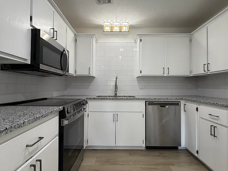 4209 Willowisp Dr — Photo 4