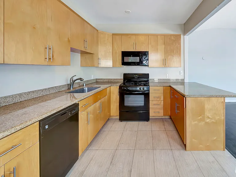 215 S Elm Dr #202 — Photo 8