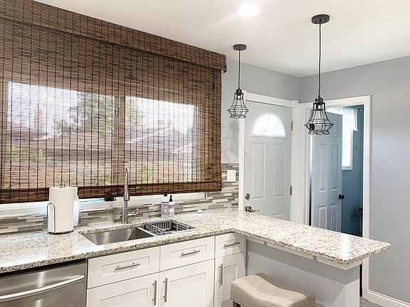 4th image of 9855 Garden Ct
