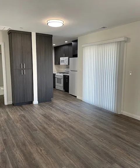 51 Oaklawn Ave #2 — Photo 3