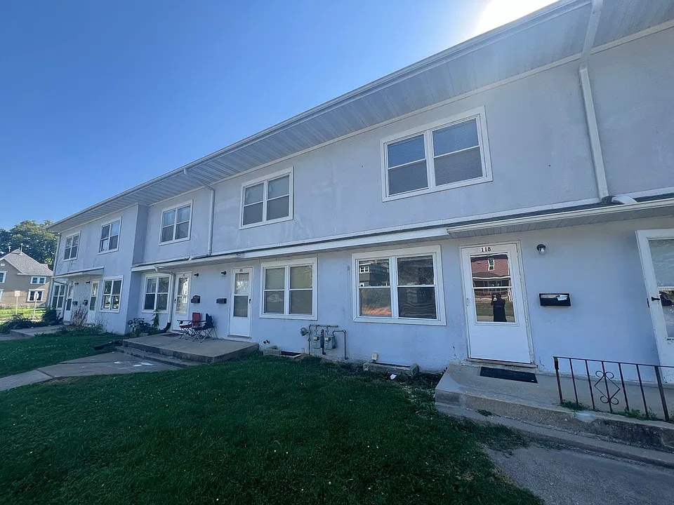 112-126 Locust St