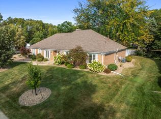 4 Ebach Dr, Bloomington, IL 61701