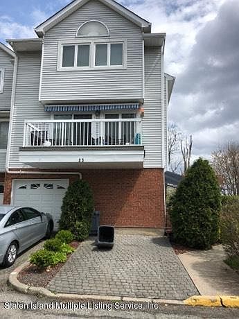 2nd image of 25 Commodore Dr