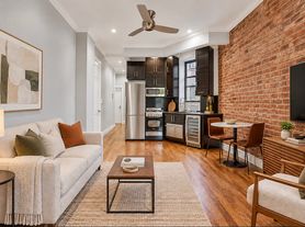 252 Mott St