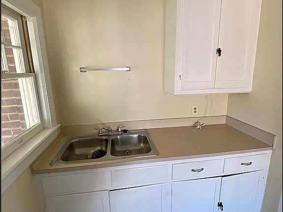 5th image of 640 Alleghany Ave #9a29213b1