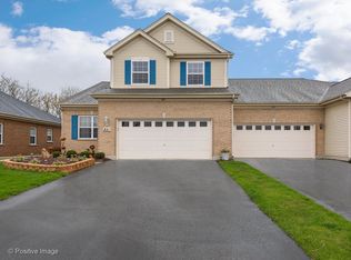 851 Eineke Blvd, Algonquin, IL 60102