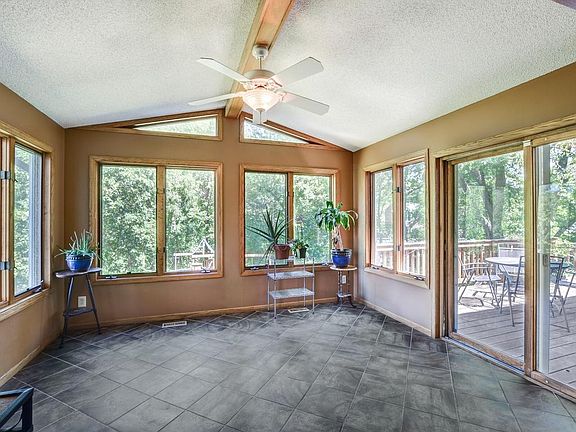 3rd image of 4320 Evergreen Ln N