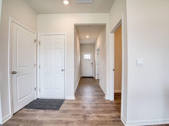 5th image of 105 Victory Ln