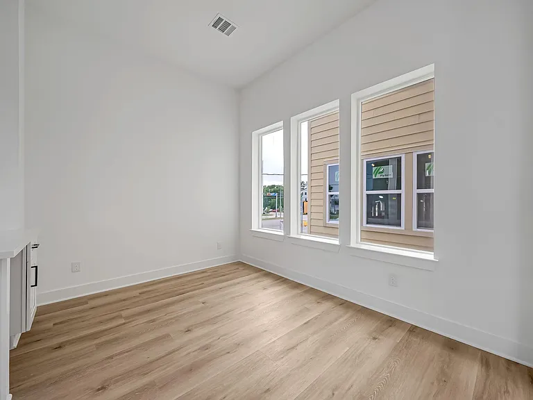 3468 Bremond St — Photo 5