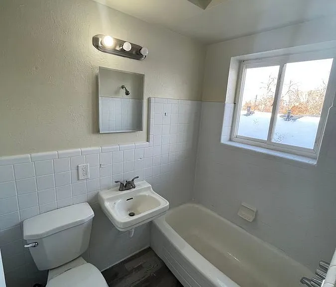 1640 N Beeler St #9 — Photo 8