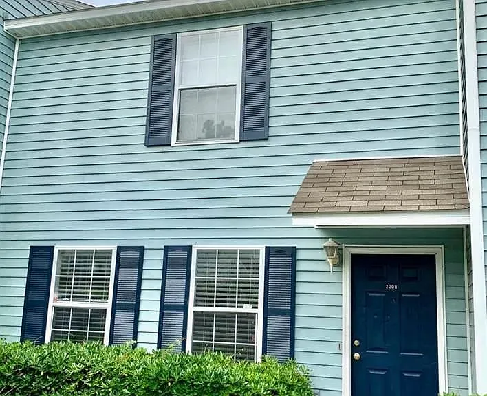 2208 Timberwood Cir S — Photo 1