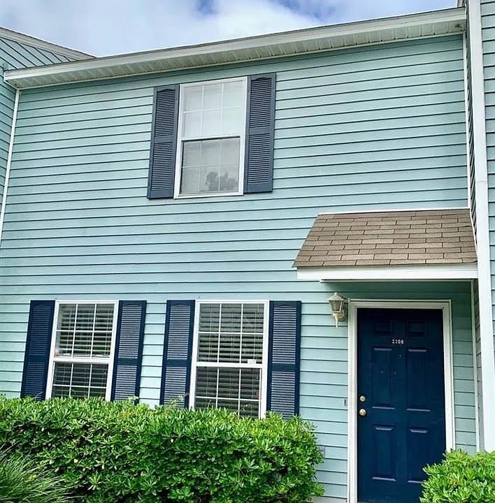 1st image of 2208 Timberwood Cir S