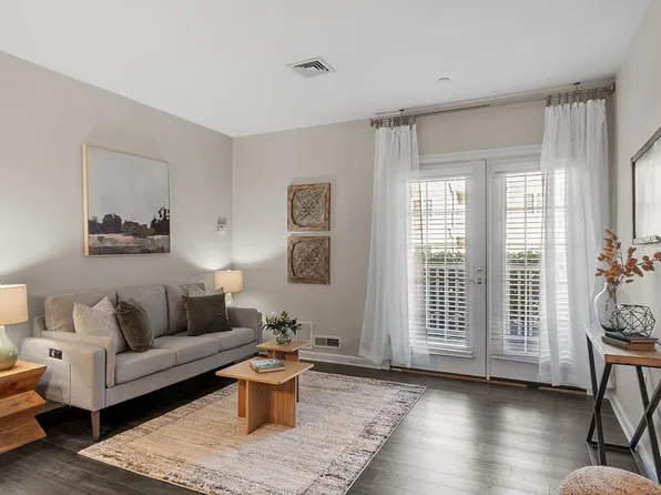 180 Chickering Rd Unit 109C, North Andover, MA 01845