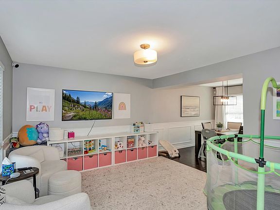 4th image of 2891 Bar Harbour Rd