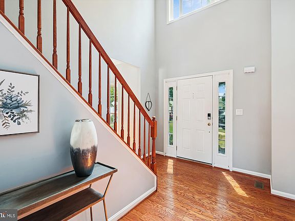 3rd image of 9 Giles Ct