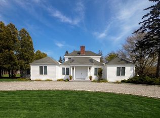 54 South Rd, Westhampton, NY 11977