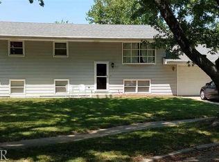 1322 Rutledge Rd, Bloomington, IL 61704