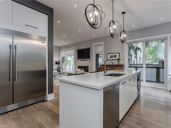 5th image of 463 Indian Rd