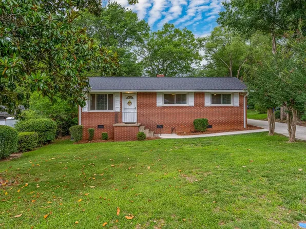 17 Eisenhower Dr, Greenville, SC 29607
