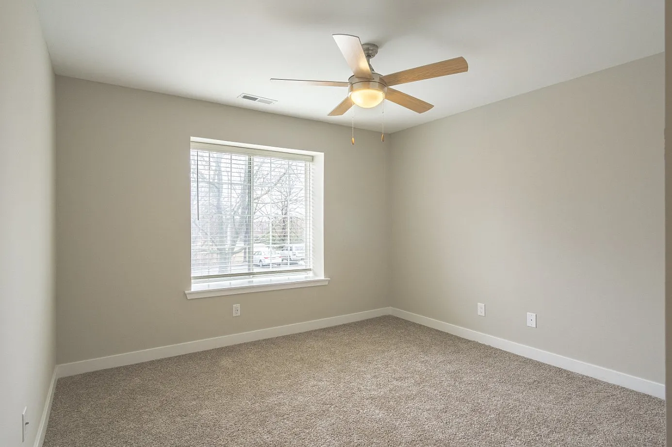 Hillside Apartments — Photo 4