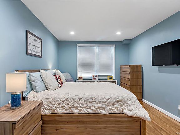 4th image of 3363 Sedgwick Ave APT 2T