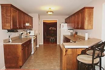 HUGE kitchen with eat-in area