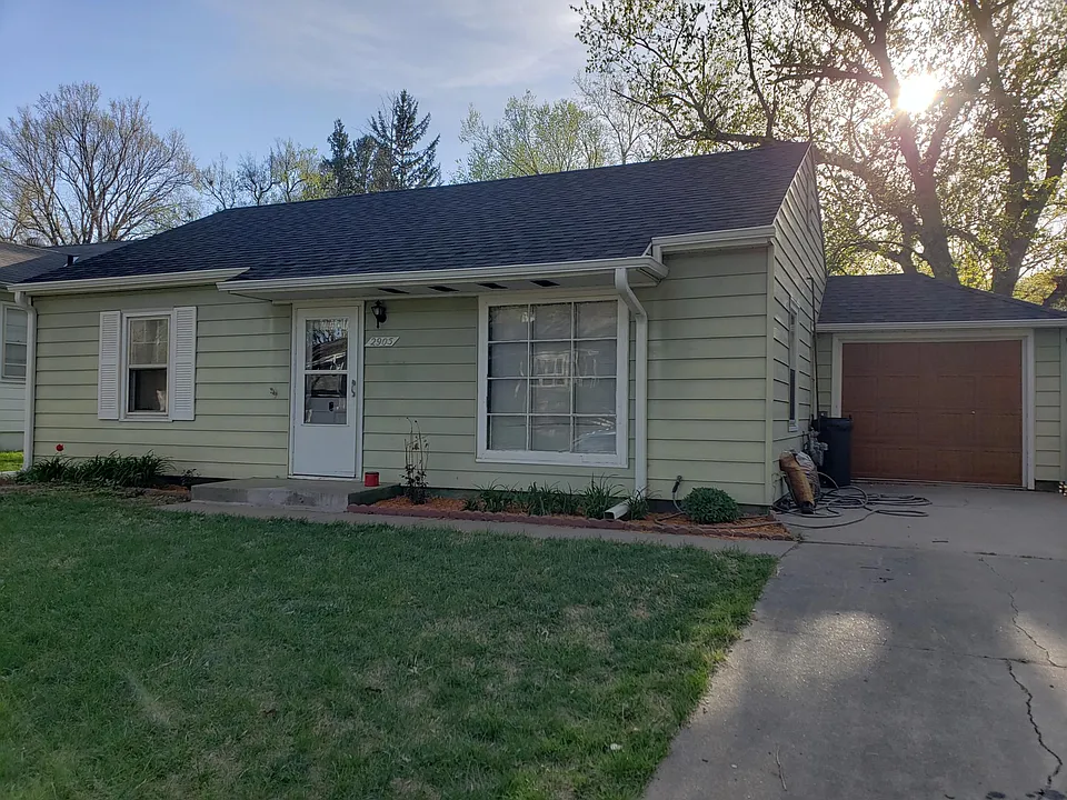 2905 S 44th St