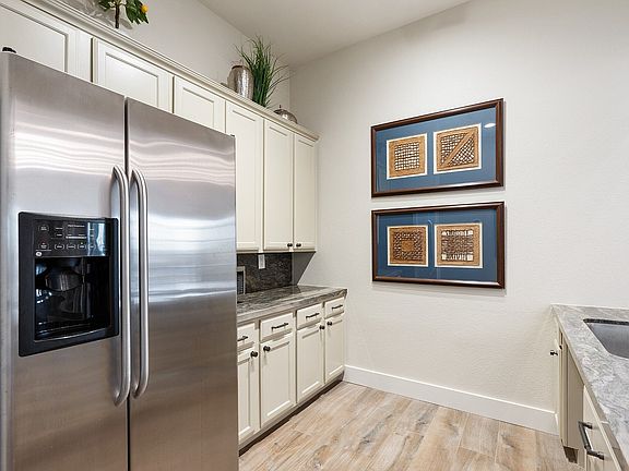 Clubhouse Kitchen