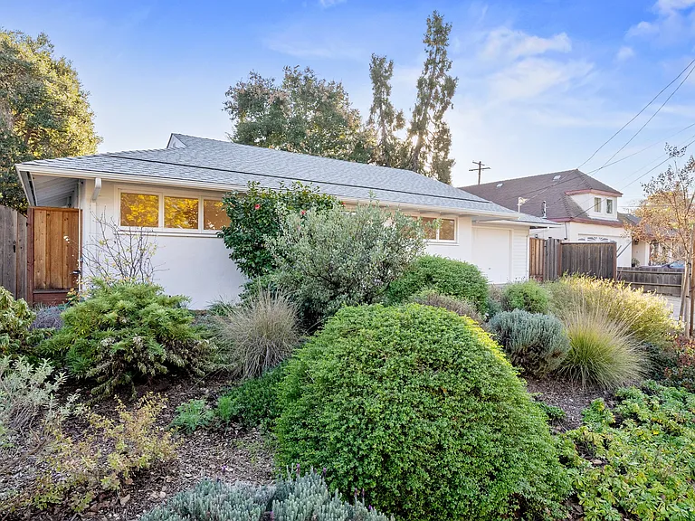 1921 Jardin Dr — Photo 25