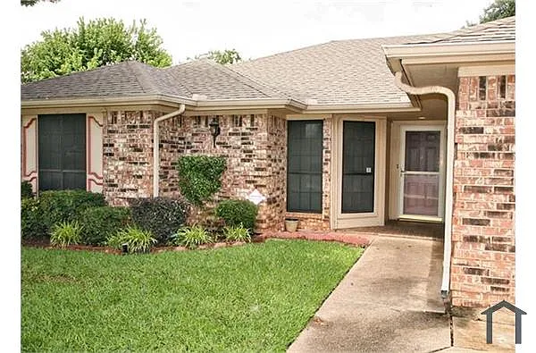 Building Photo - 864 Western Trl
