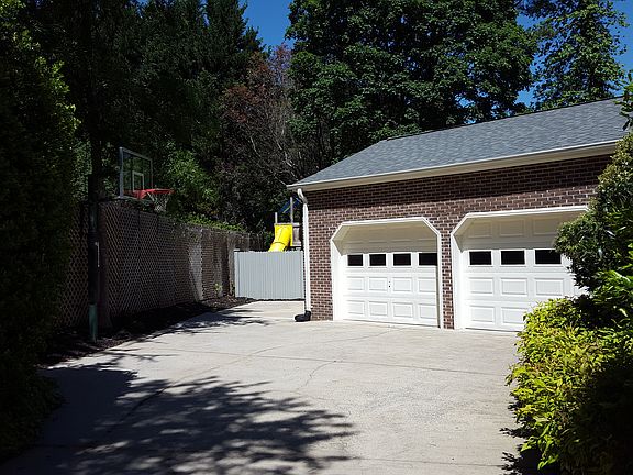 2 car Garage & Side Parking