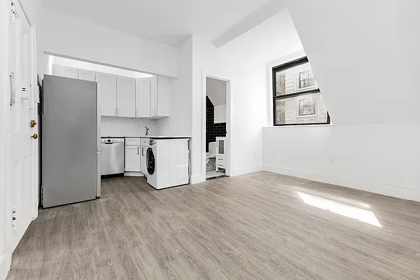 Rented by REAL New York | media 1