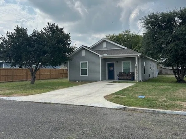 103 Retama Rd, Refugio, TX 78377