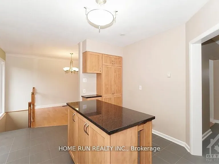 39 Epworth Ave — Photo 9