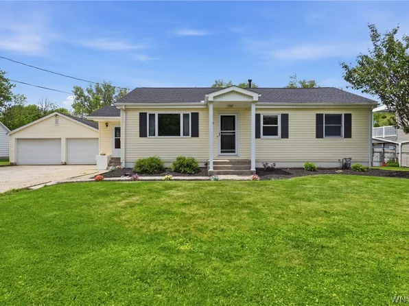 64 Park Ave, Depew, NY 14043