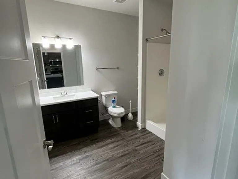 Cottage Grove Commons: Limestone — Photo 40