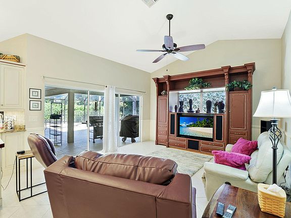 3rd image of 146 Muirfield Cir
