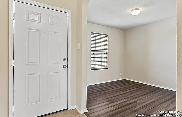 4 bed, 2.5 bath, 2234 sqft, $1,900 — Photo 2