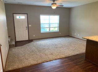 8947 Copper Dr, West Des Moines, IA 50266