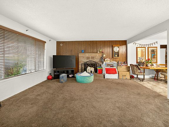 2nd image of 1543 Grand Ave