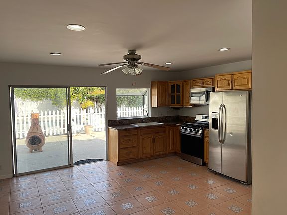 4th image of 4926 Coolidge Ave