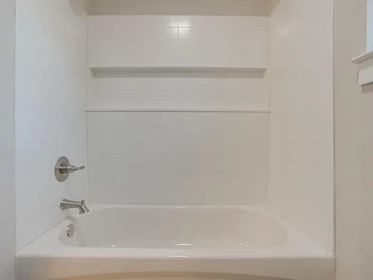 305 Bentley Dr — Photo 37