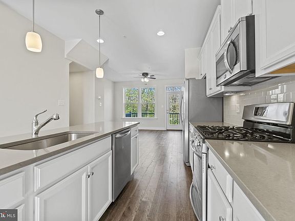 4th image of 4714 Woodberry St